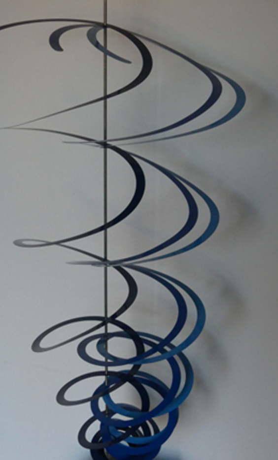 Trois Petites Spirales Bleues Enchevêtrées (métal)